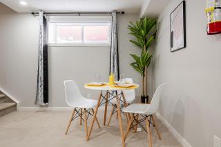 Modern 1BR YYC Suite Sleeps 3-4 in Calgary Near Airport - 7