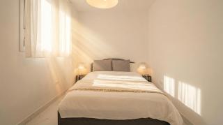 NEW! Stunning modern 2BR apt next to Feria - 9