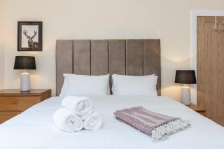 Old Town Edinburgh Apt, walk to Castle & Royal Mile, Museums - 0