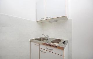 Stunning Apartment In Tucepi With Lake View - 7