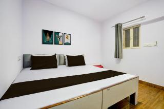 SPOT ON Stay In Banarasiya - 1