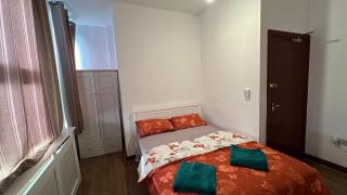 LARGE SELF CATERING HOUSE WITH WiFi CLOSE TO TRANSPORTS - 5