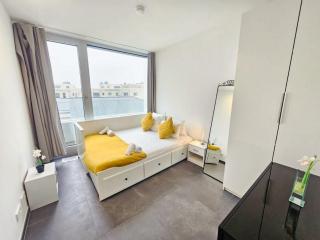 Stylish Penthouse Retreat with Terrace & Parking - 1