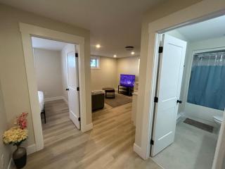 Modern Private Suite - 5