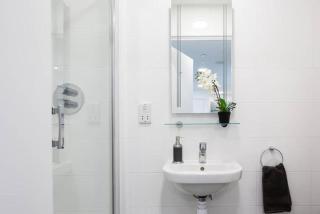 Student Only, Bronze Ensuite Upper Level Lewisham Residence - 6