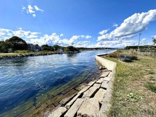Elevated Fish & Ships on River Walk to Beach Park - 8