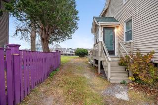 Elevated Fish & Ships on River Walk to Beach Park - 5