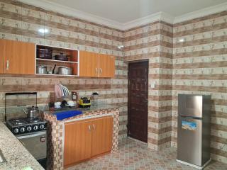 Chomzy Luxe Shortlet Apartment - 2