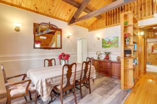 Hike and Ski Log Cabin in East Stroudsburg! - 4