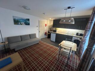 Chloes Holiday Apartments - 1