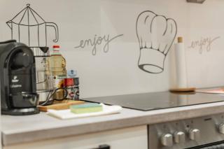 Spacious Belvedere City Apartment - 8