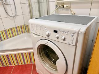 Stylish Apartment near Airport - 4