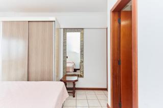 950 Apartamento em Bombinhas com 3 dormitórios. VISTA PARA O MAR - 2