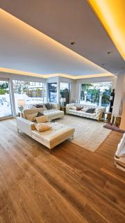 Luxurious large home with Pool, Garden, Koi Pond only 12 min to Octoberfest - 4