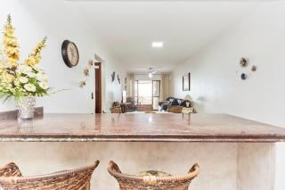 950 Apartamento em Bombinhas com 3 dormitórios. VISTA PARA O MAR - 0