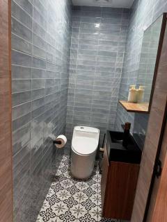 Luxury 2BR Suite Private En Suite Bath - 7