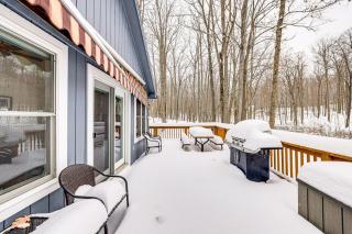 Wooded Country Home with Spacious Deck in Farwell! - 0