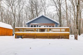 Wooded Country Home with Spacious Deck in Farwell! - 9