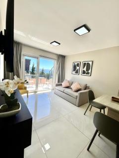 Hermoso departamento con balcón y vista al Lago - 3