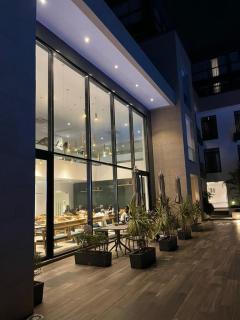 Bellesonhomes and Luxury Apartments Embassy Gardens - 1