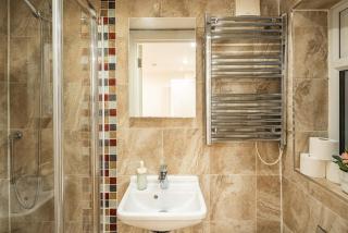 Central Camden 2-Bed by the Station - London - 3