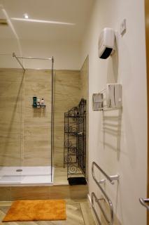 Modern 1BR in Jewellery Quarters with Free Parking onsite - 6