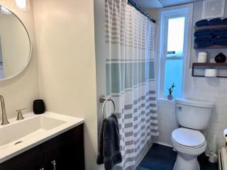 Renovated 2-Bedroom Apartment in Federal Hill with Parking, Walk to Atwells Ave - 3