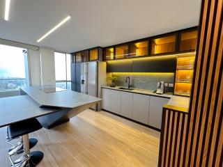 El Poblado Two-Level Luxury Penthouse Amazing View - 4