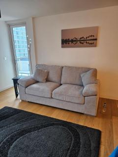 Executive apartment in central Milton Keynes - 8