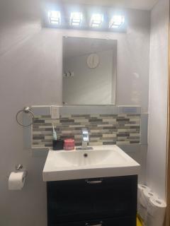 Hespeler Haven Hideaway - 6