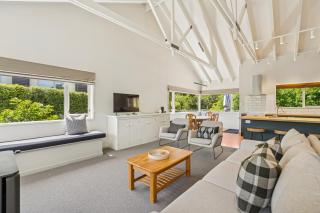 Tenby Street Retreat - 8