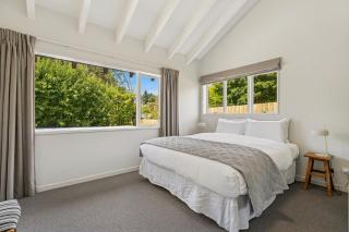 Tenby Street Retreat - 2