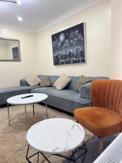 Luxury 2 bed house and Pool table in Harborne - 2