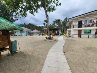 Bay Bay Beach Resort - 2