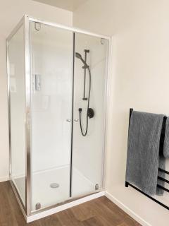 Beach Retro Style 2 large rooms and en-suite - 2