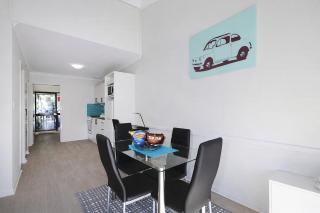 Coastal Scarborough Beachside Apartment Sleeps 3 - 6