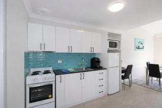 Coastal Scarborough Beachside Apartment Sleeps 3 - 5