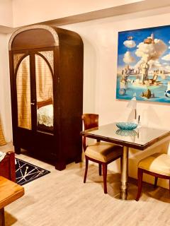 Vintage Modern Studio Condo Unit with Balcony - 8