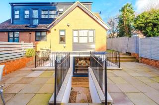 Spa Lodge - Stunning 3Bed Oasis, Driveway Parking, Garden - 6