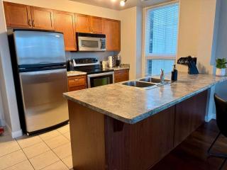 Downtown Edmonton Suite: 5-Min Drive to Rogers - 9