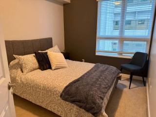 Downtown Edmonton Suite: 5-Min Drive to Rogers - 3