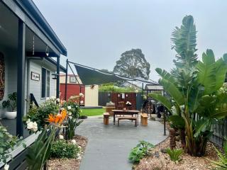 Large Family Beach House outdoor living - Wimbledon Heights - 2