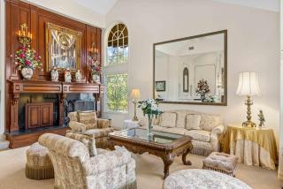 Marbella Lane - Hidden Gem in Orange County - 8