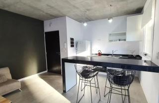 Luminoso departamento en Las cañitas - 0