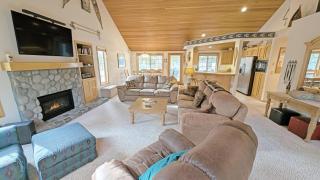 Snowshoe Inn-Pyramid Mtn 7 - 0