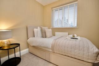 3Bed Warwick Home, EV Charger, Driveway Parking - Leek Wootton - 7