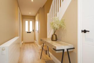 3Bed Warwick Home, EV Charger, Driveway Parking - 5