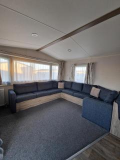 Lovely 6 Berth Caravan At Harts Holiday Park In Kent Ref 74072B - 5