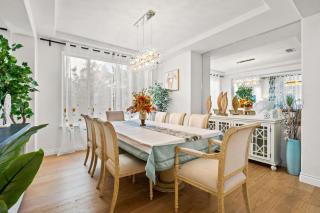 Luxury Hilltop Home Spacious Private Backyard - 5