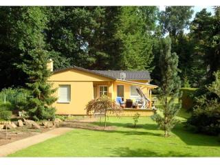 1 - Anett Pollok - 8